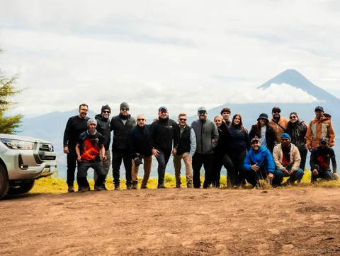 Cabaña privada en el campamento base del tour 4x4 al Acatenango en grupo pequeño